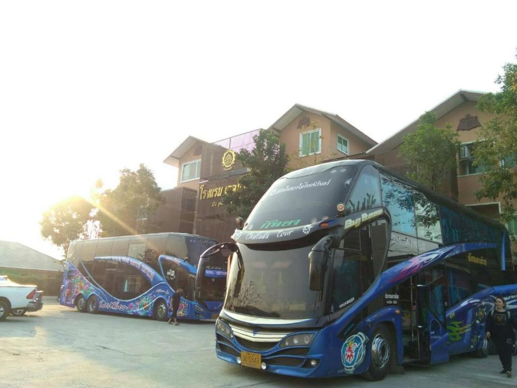 Le Parc Wangnang Hotel Phitsanulok Exteriör bild