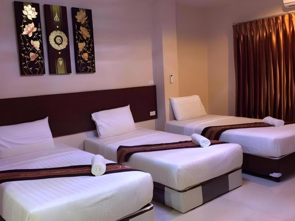 Le Parc Wangnang Hotel Phitsanulok Exteriör bild