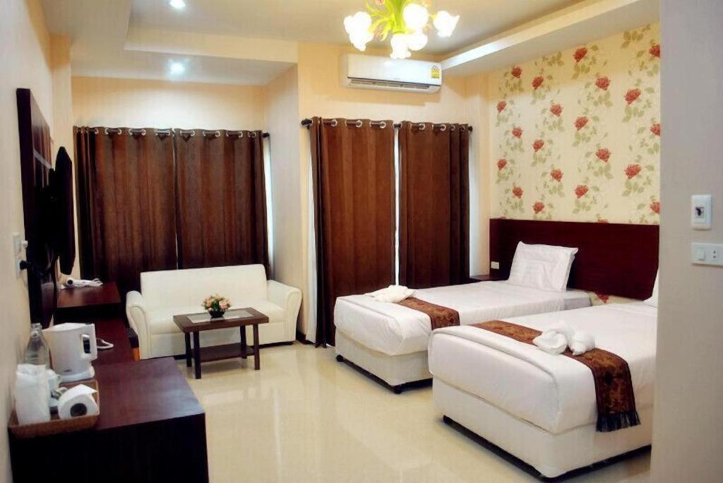 Le Parc Wangnang Hotel Phitsanulok Exteriör bild