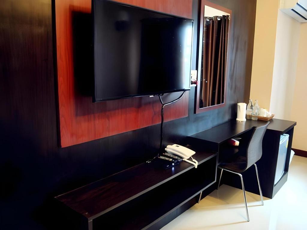 Le Parc Wangnang Hotel Phitsanulok Exteriör bild