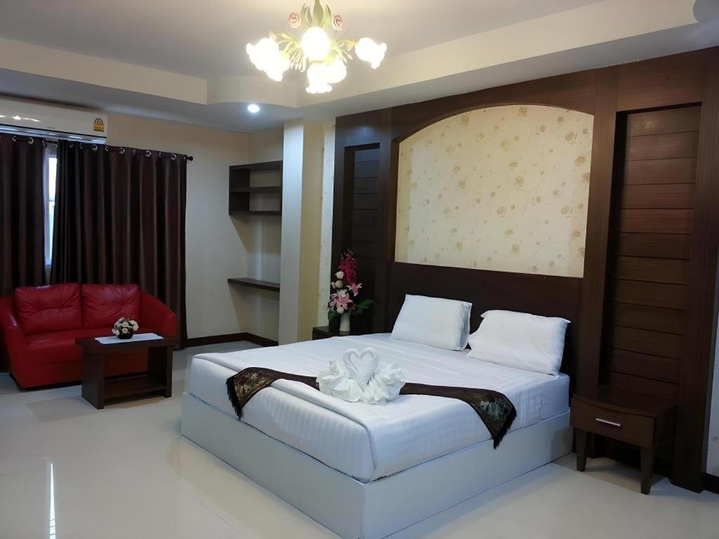 Le Parc Wangnang Hotel Phitsanulok Exteriör bild