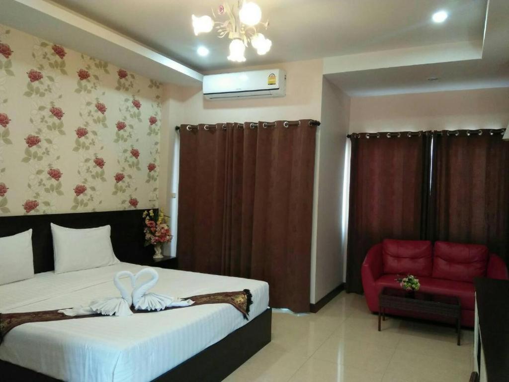 Le Parc Wangnang Hotel Phitsanulok Exteriör bild