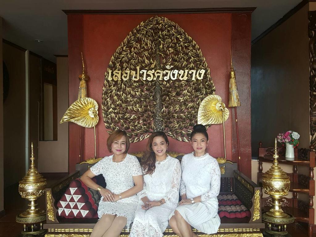 Le Parc Wangnang Hotel Phitsanulok Exteriör bild