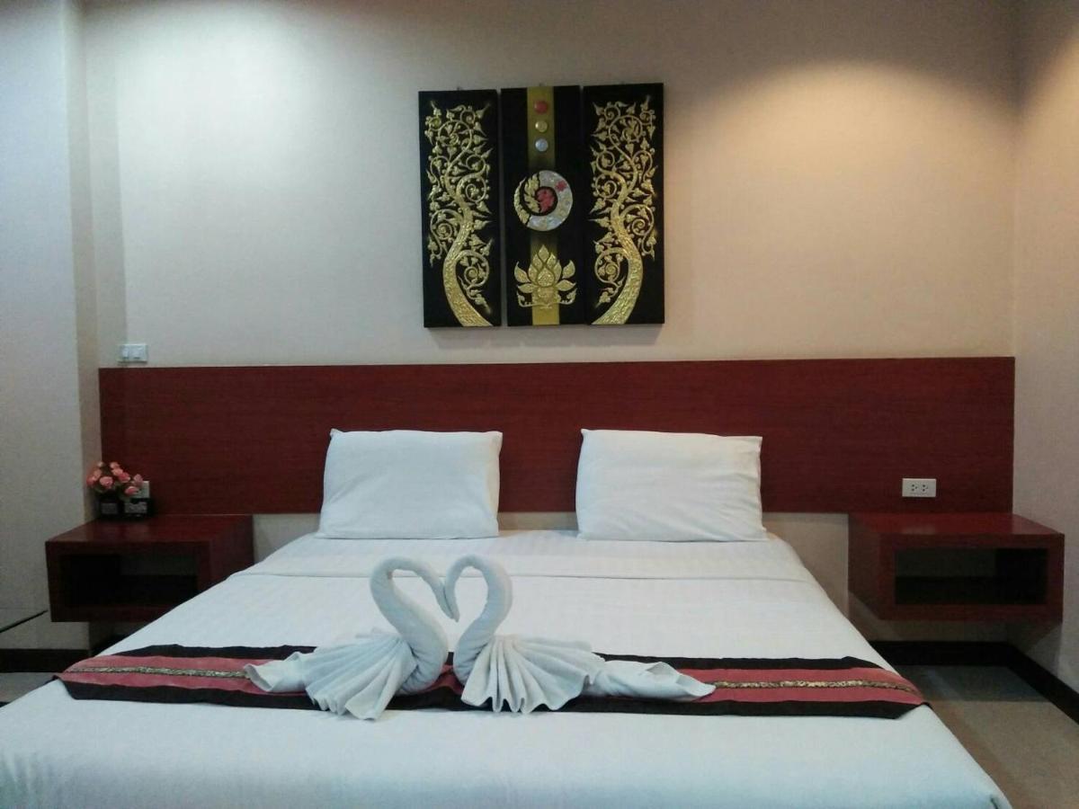 Le Parc Wangnang Hotel Phitsanulok Exteriör bild
